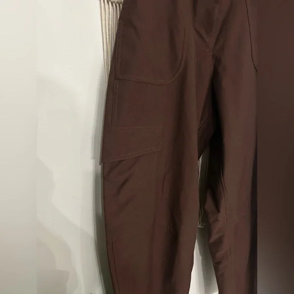 Lululemon Light Utilitech Cargo Pocket Pant - Picture 6 of 12